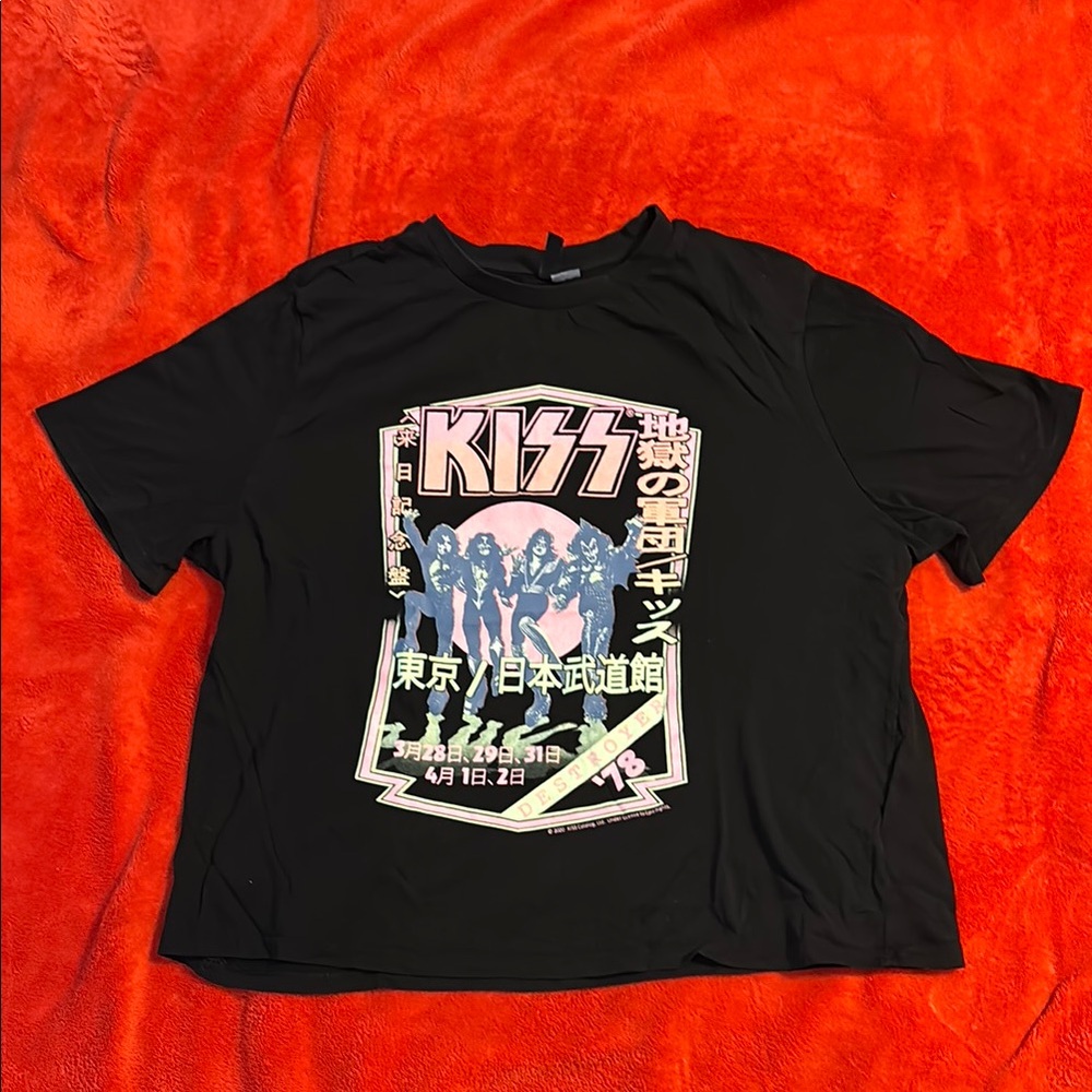 H&M Black Short Sleeve Tee with Vintage Graphic